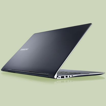 Samsung Premium Ultrabook dizüstü bilgisayar ürün görseli